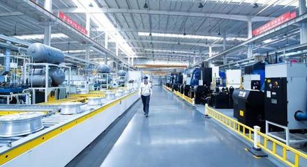 揭秘“灯塔工厂” 探访未来智能车载设备制造的智慧核心